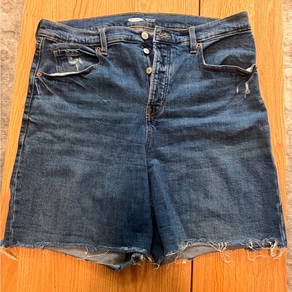 Old Navy Sky-Hi Extra High-Rise Denim Shorts – Size 16